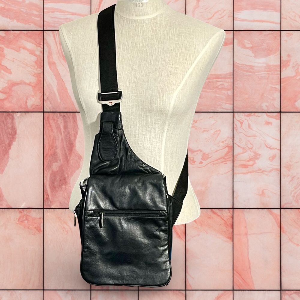 Travelon Black Leather Sling Crossbody Zip Around Bag Purse and Passport Holder